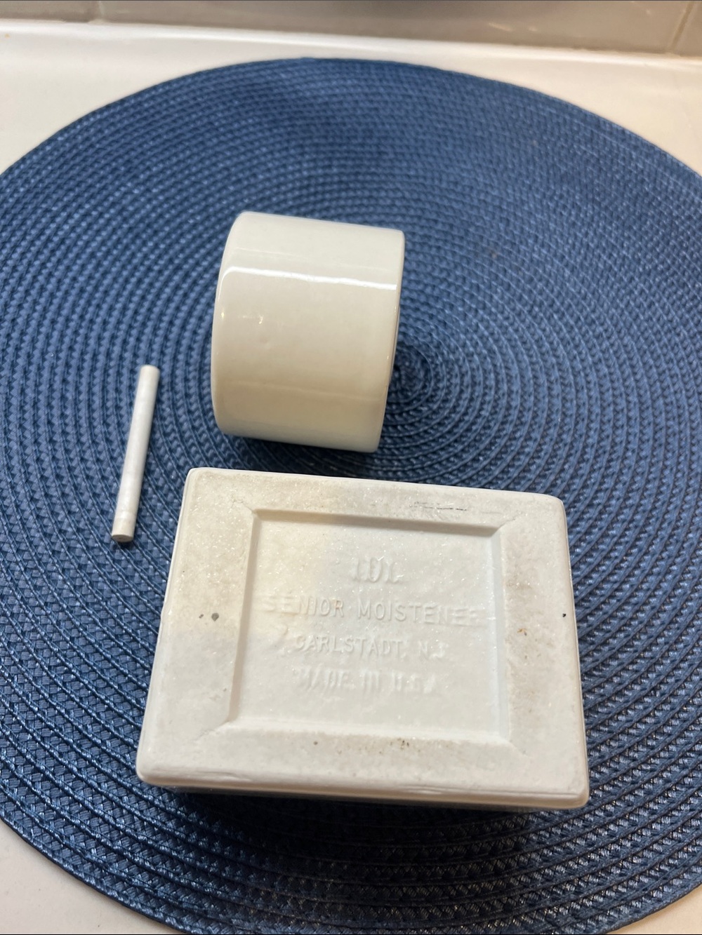 Vintage IDL Senior Moistener Porcelain Stamp Envelope or Label Wetter - Picture 7 of 9
